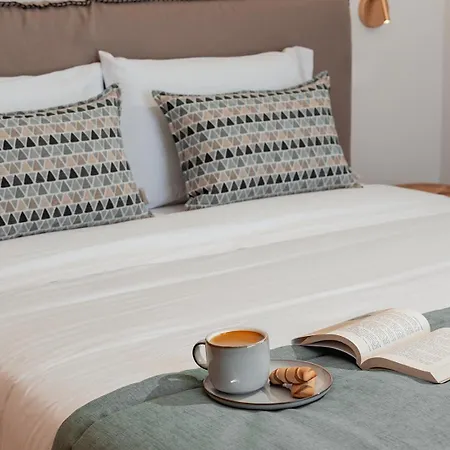 Platies Luxury Santorini Apartment