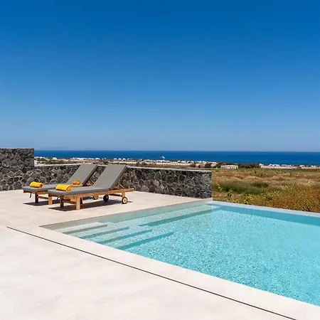 Platies Luxury Santorini *