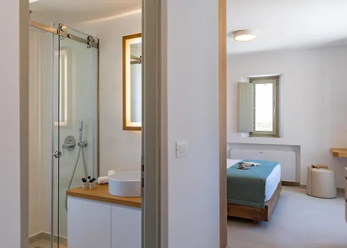 Platies Luxury Santorini *